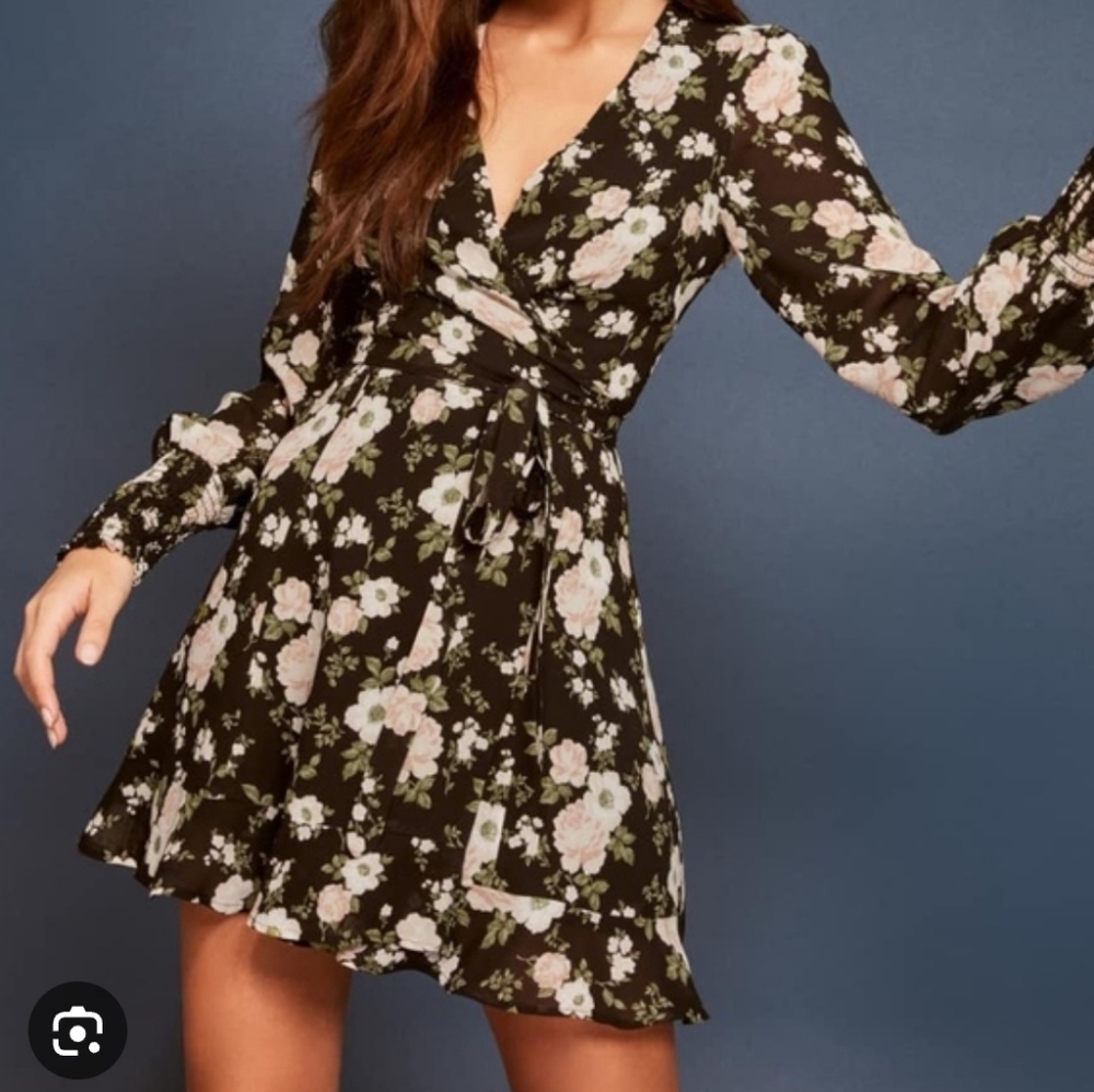 Reformation Kerri Wrap Around Dress Size Medium Fot And Flare